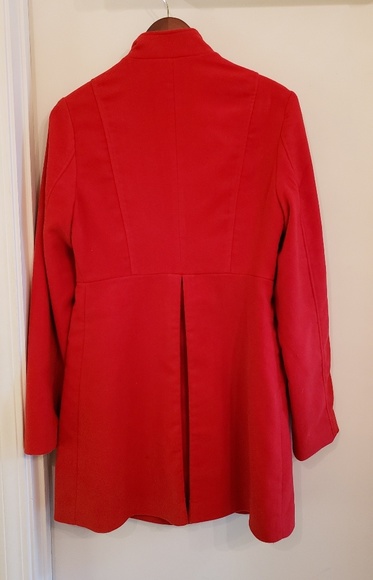 Red jacket - Picture 2 of 4